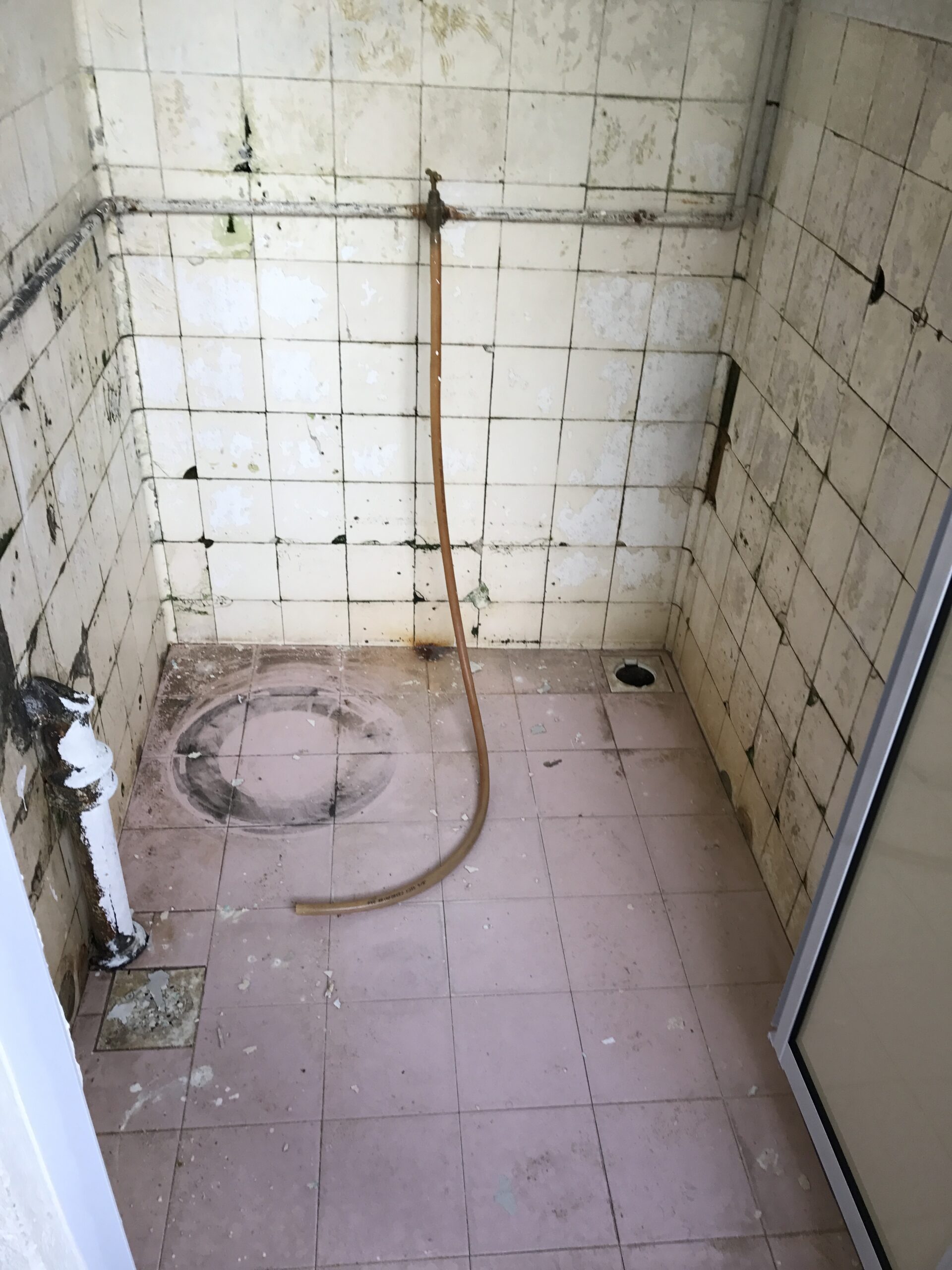 wall tiles epoxy before